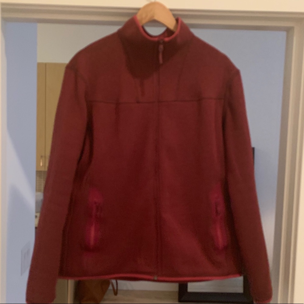 Arc’teryx Women’s Jacket Trim Fit in Berry Color